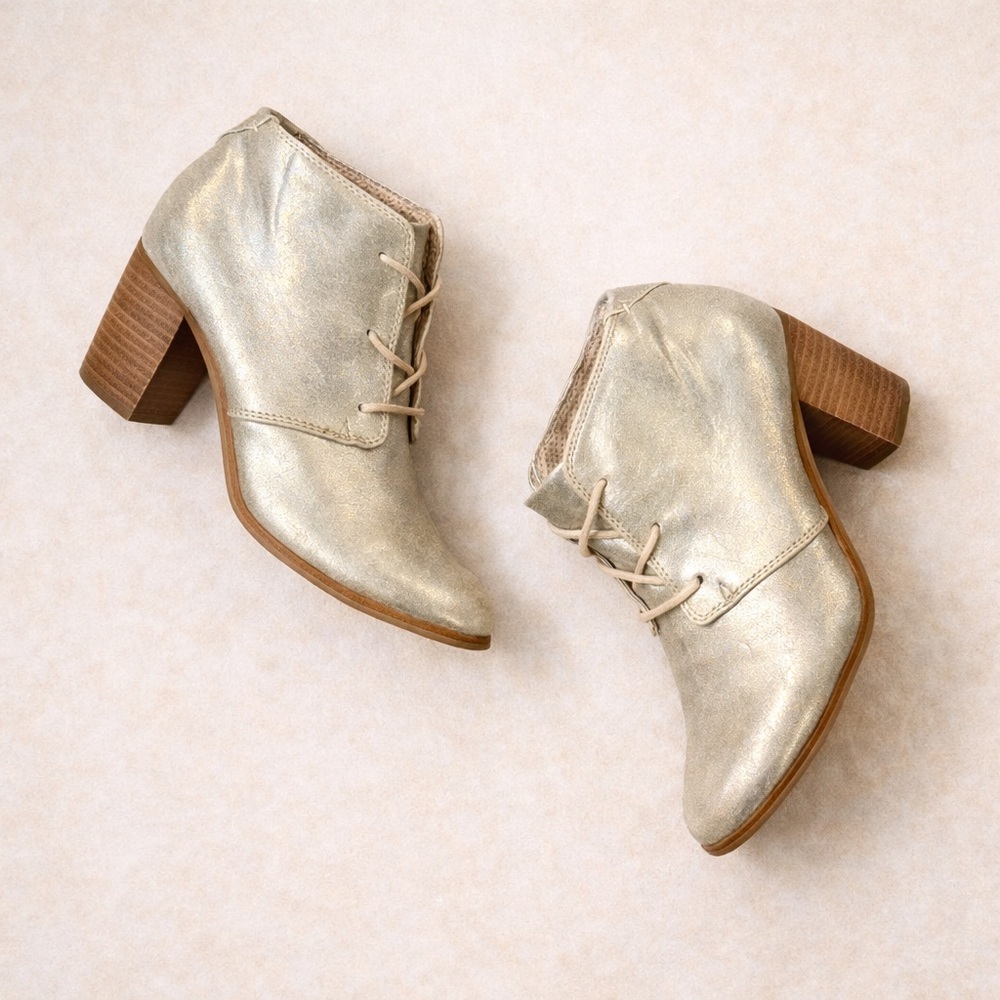 TOMS Women's Lunata metallic lace-up ankle booties with stacked wooden heels - Picture 2 of 9